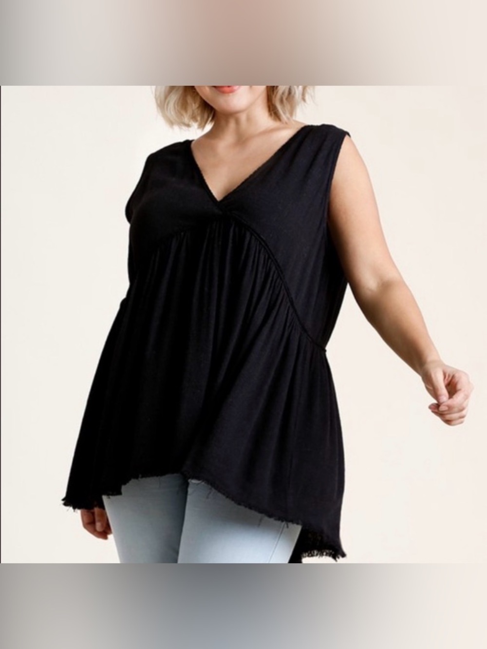 Umgee Black Plunging V-Neck Babydoll Style Sleeveless Top With Open Back Size M